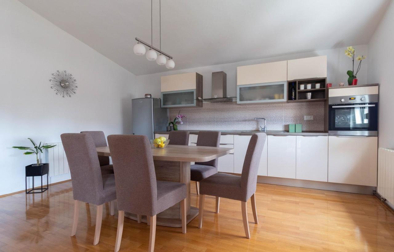Modern Apartment Sara-Near The Beach Privlaka  Exterior photo
